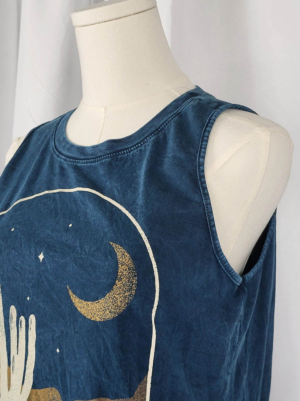 “God Makes a Way in the Wilderness” Mineral Navy Graphic Tank Top | HRTandLUV